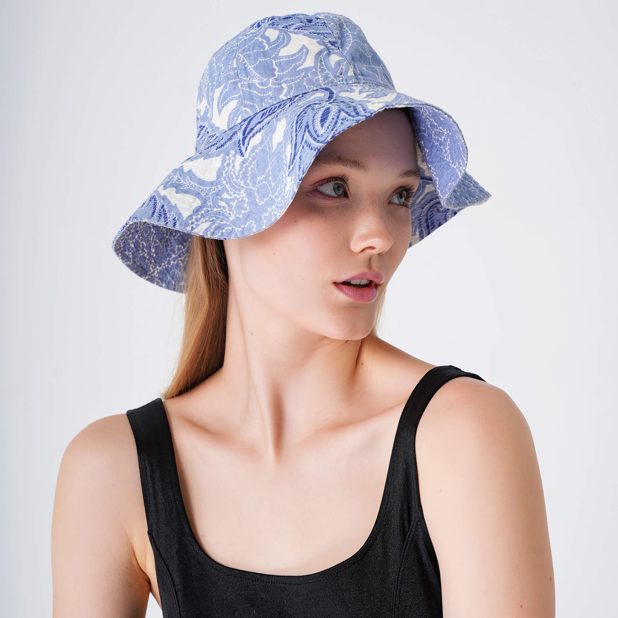 Etro - Blue Paisley Print Ramie Bucket Hat 